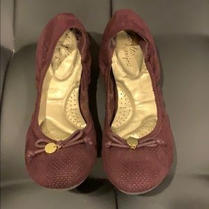 Maroon flats